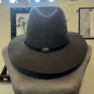 Grey wide brim 100% wool hat
